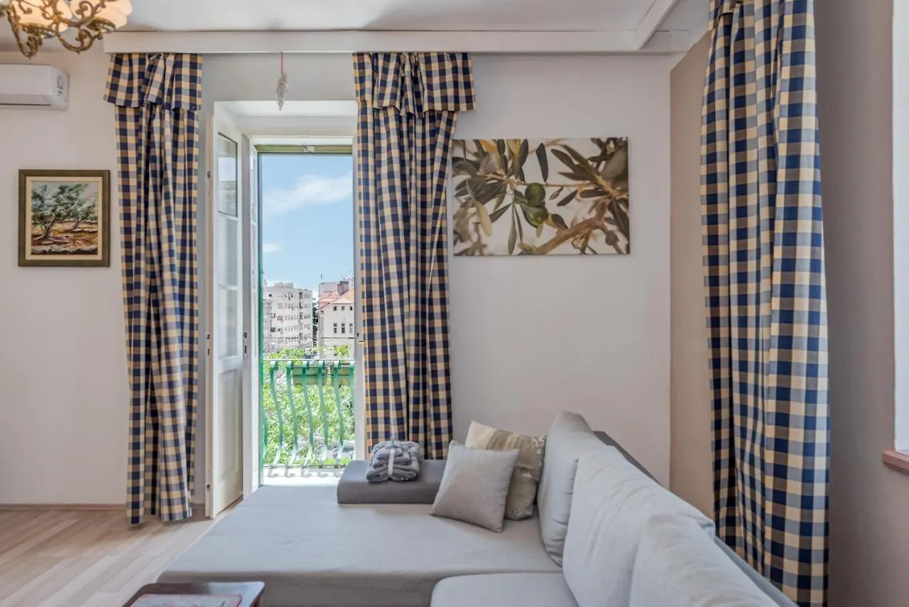 Apartment Pape Split 0*,  Croatia