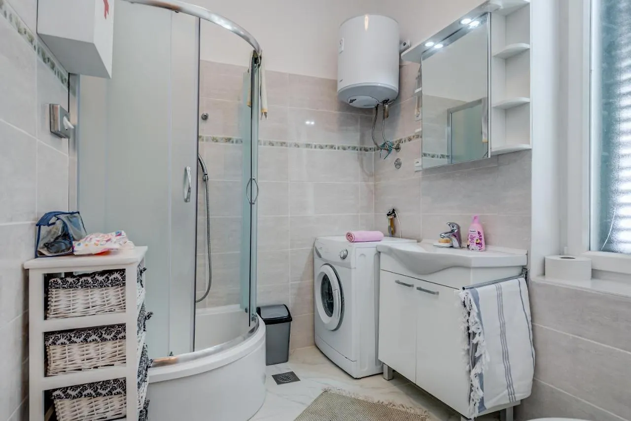 Apartment Pape